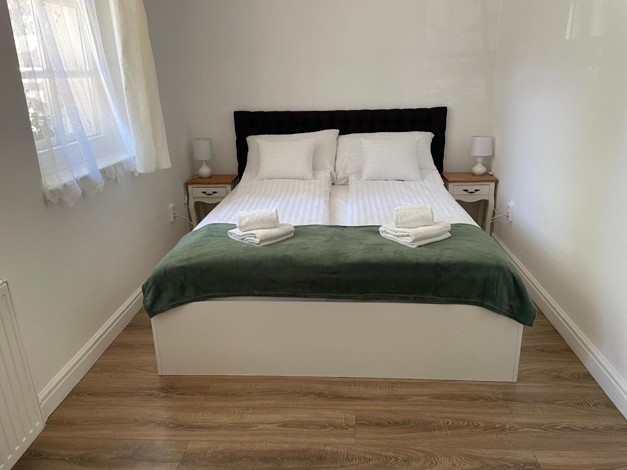 Gyoparosi Napsugar Vendeghaz Holiday home Oroshaza